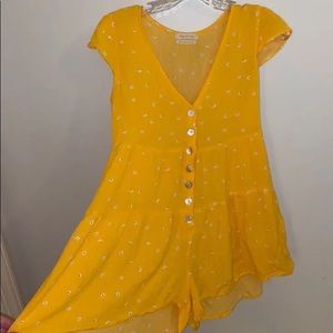 XS Urban Outfitters Yellow Floral Romper